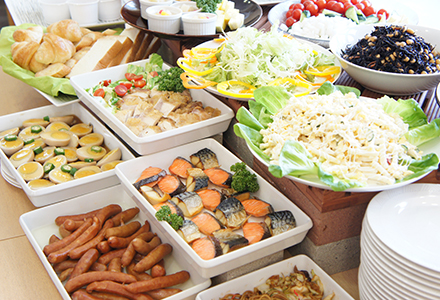 Free buffet style breakfast
