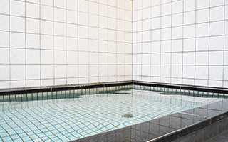 A large communal bath (for men)