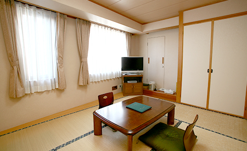 Japanese-style room